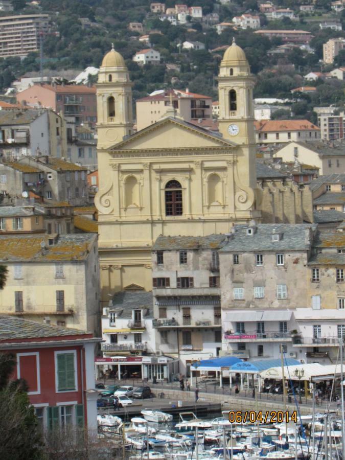 Appartement Bastia Au Pied Du Vieux Port Esterno foto