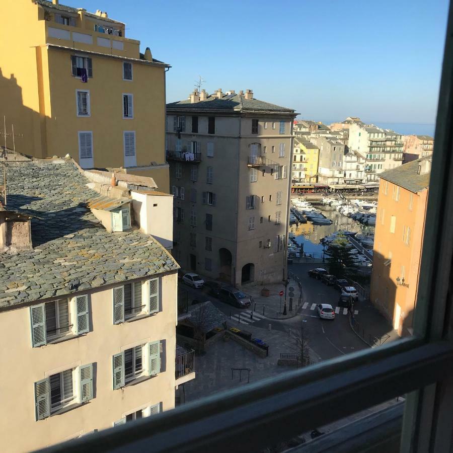 Appartement Bastia Au Pied Du Vieux Port Esterno foto